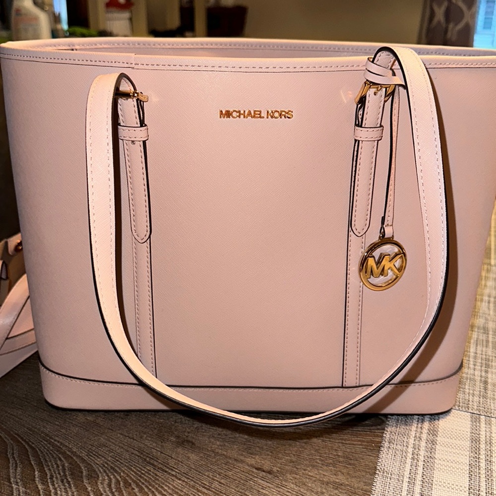 Michael kors Large bag and wallet set.